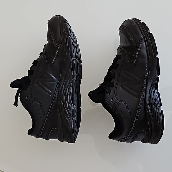 New Balance Kids Running Shoes Sz 13 - Picture 2 of 4